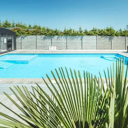 Rresort - Komfortowe Domki Nad Morzem Z Basenem *