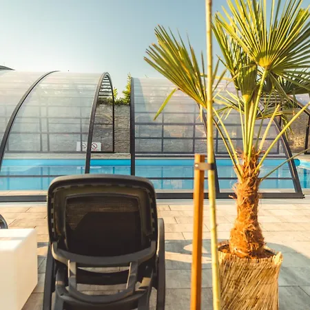 Rresort - Klimatyzowane Domki Nad Morzem - Basen I Sauna Rewal