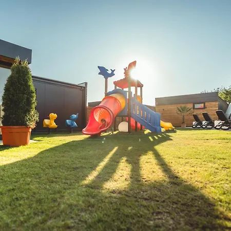 Rresort - Klimatyzowane Domki Nad Morzem - Basen I Sauna * Rewal