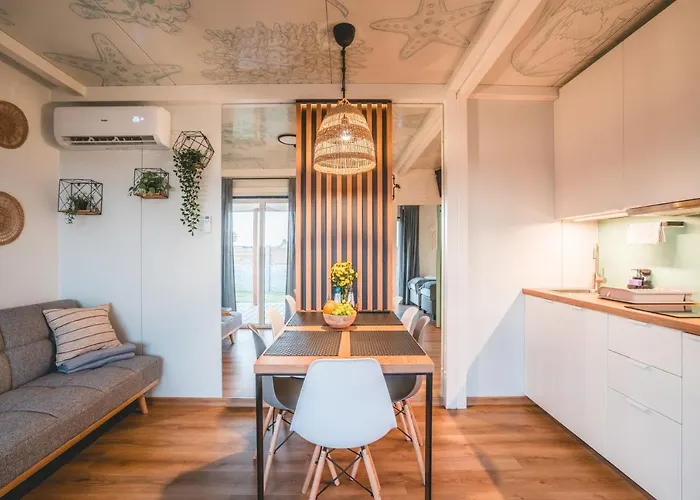 Ferienhaus Rresort - Klimatyzowane Nad Morzem - Basen I Sauna Rewal